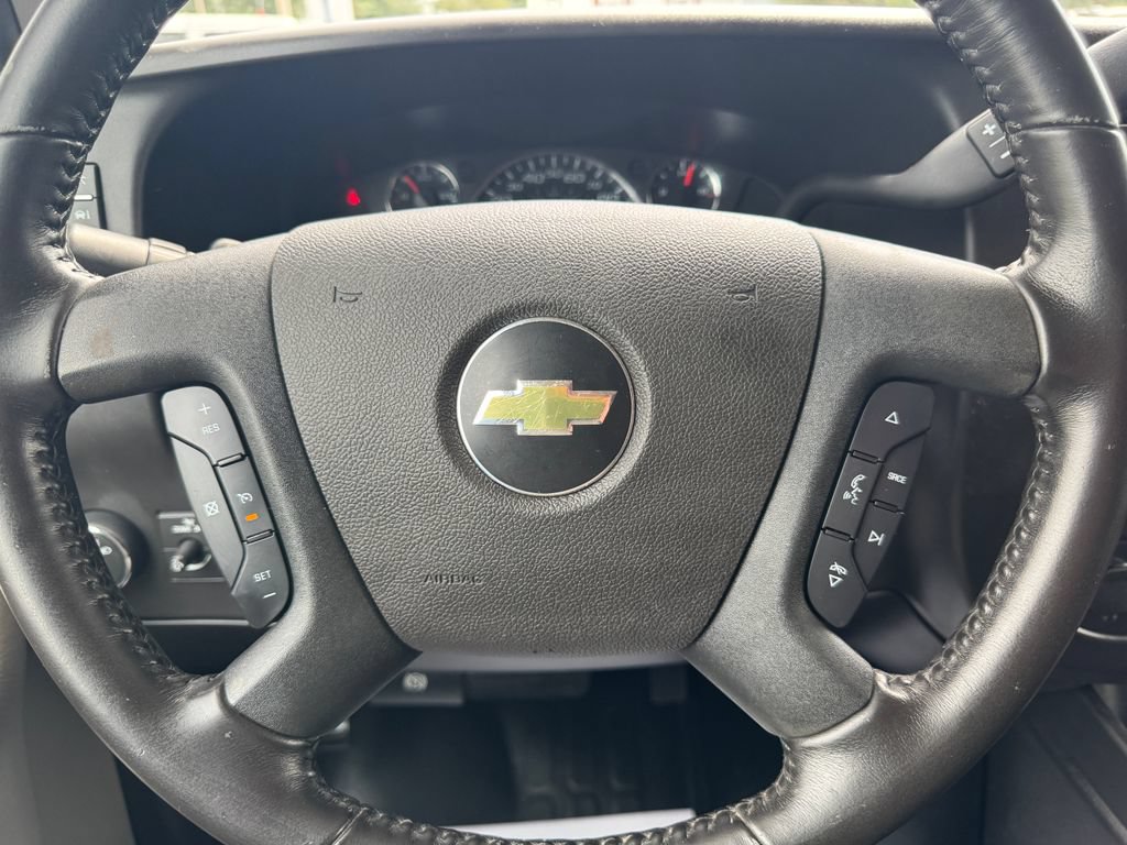 Used 2022 Chevrolet Express 3500 Extended RWD image 26