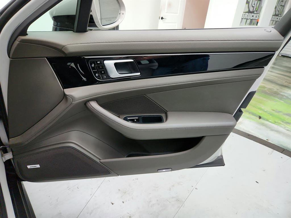 Used 2020 Porsche Panamera 4 image 29