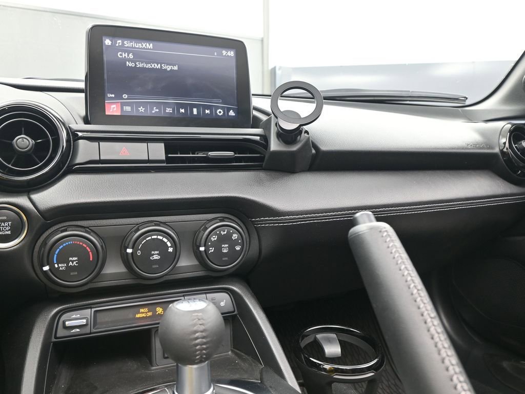 Used 2022 MAZDA MX-5 Miata Club w/ Weather Package image 17