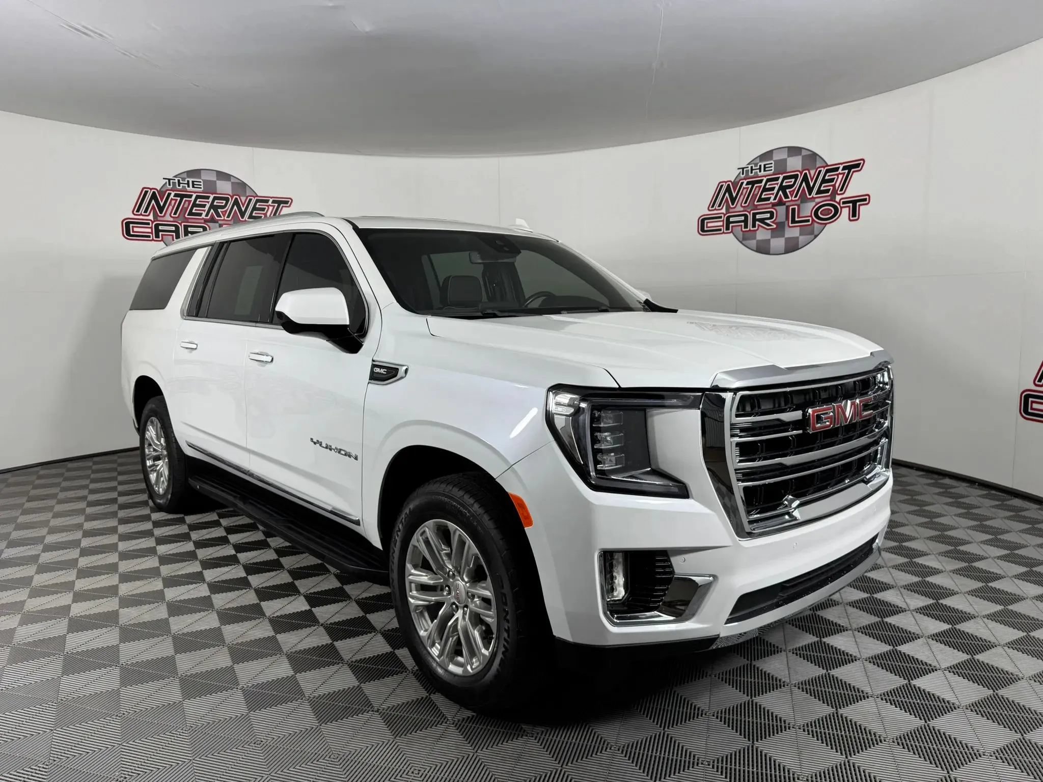 Used 2023 GMC Yukon XL SLT AWD/4WD image 9