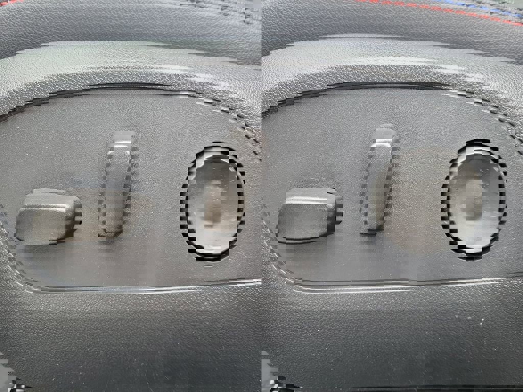 Certified 2024 Chevrolet Equinox EV RS FWD image 19