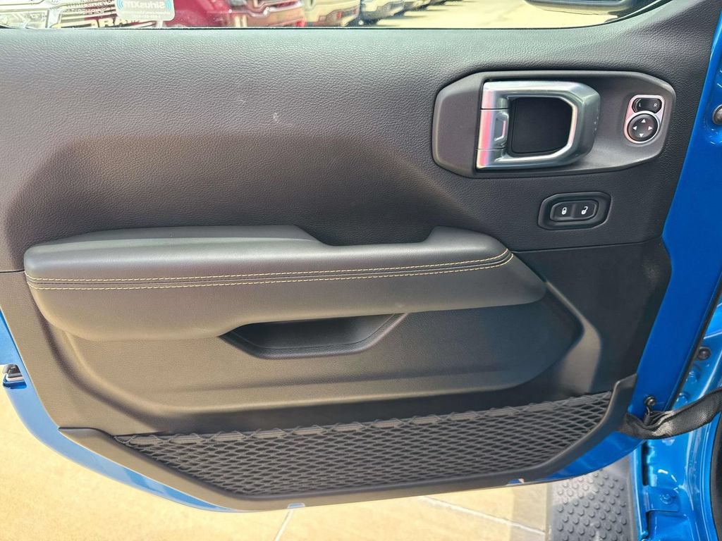 Used 2024 Jeep Wrangler Unlimited Sahara AWD/4WD image 24