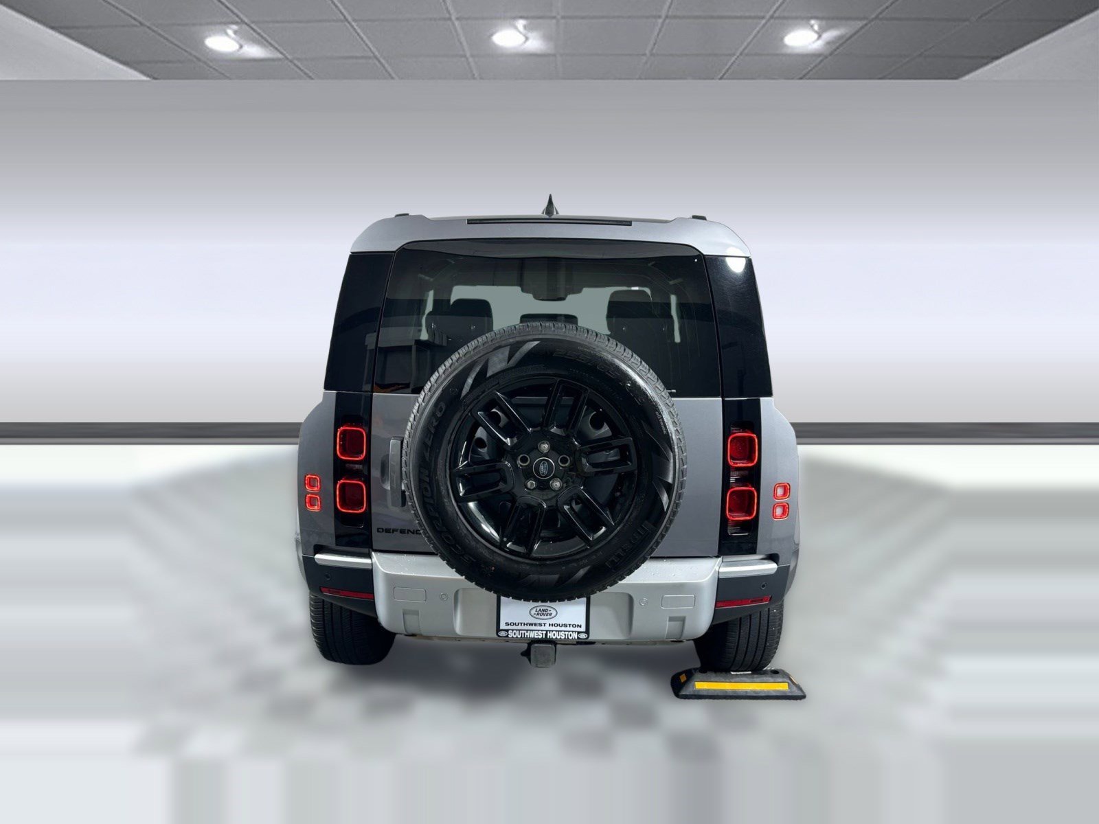 Certified 2024 Land Rover Defender 90 S image 10