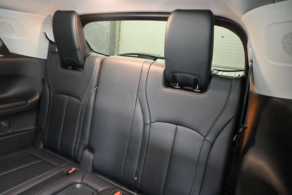 Used 2023 INFINITI QX60 Luxe w/ Cargo Package FWD image 21
