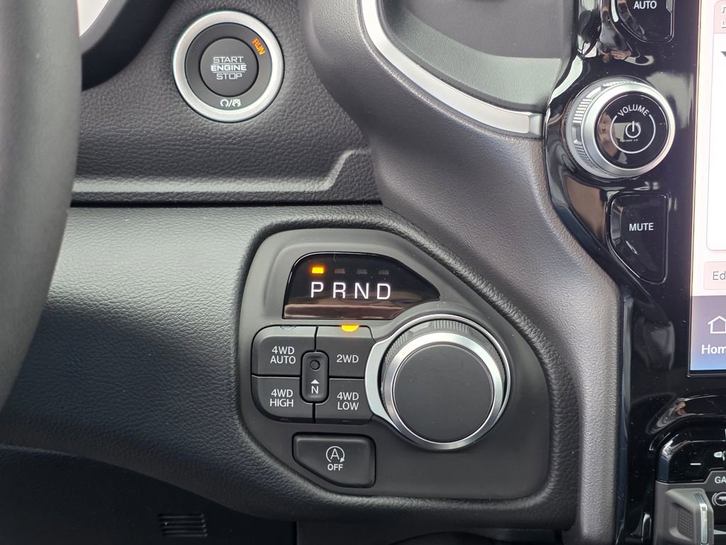 New 2026 RAM 1500 4x4 Crew Cab image 22