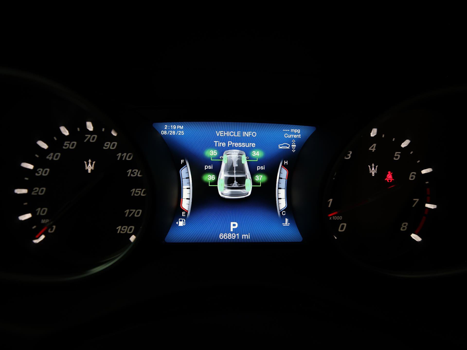 Used 2018 Maserati Levante image 17