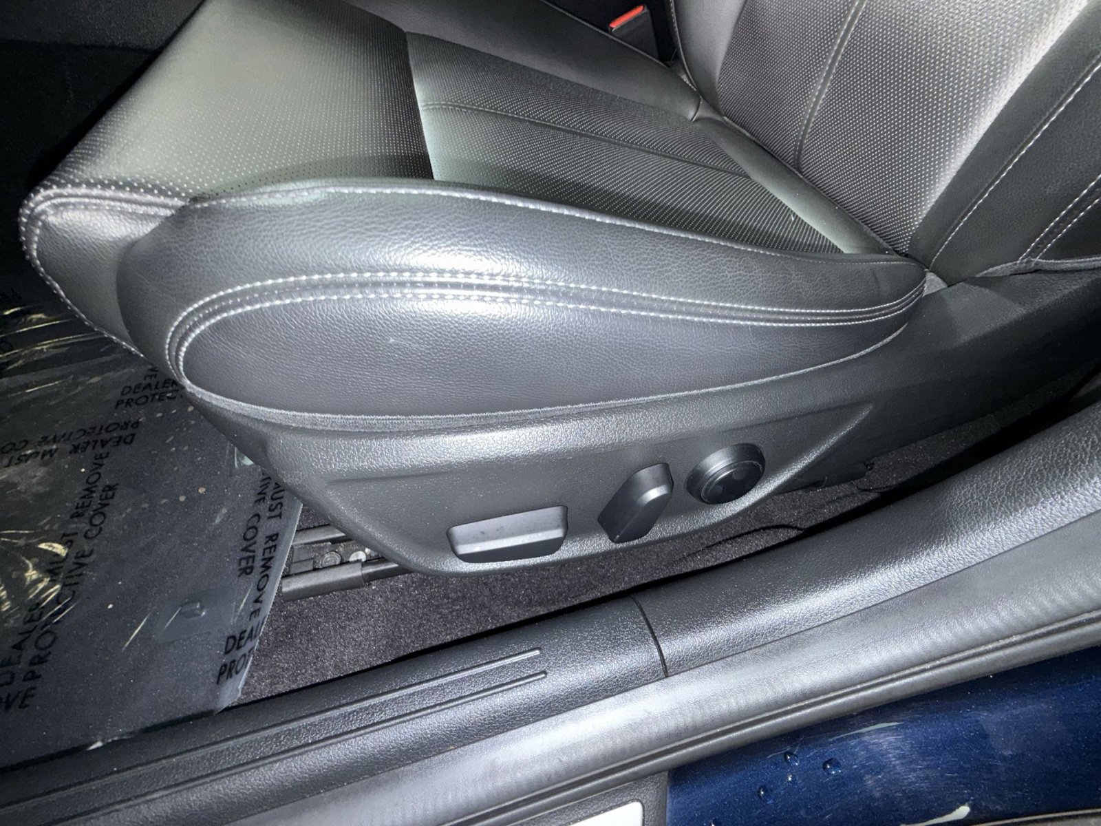 Used 2023 Genesis G70 2.0T image 14