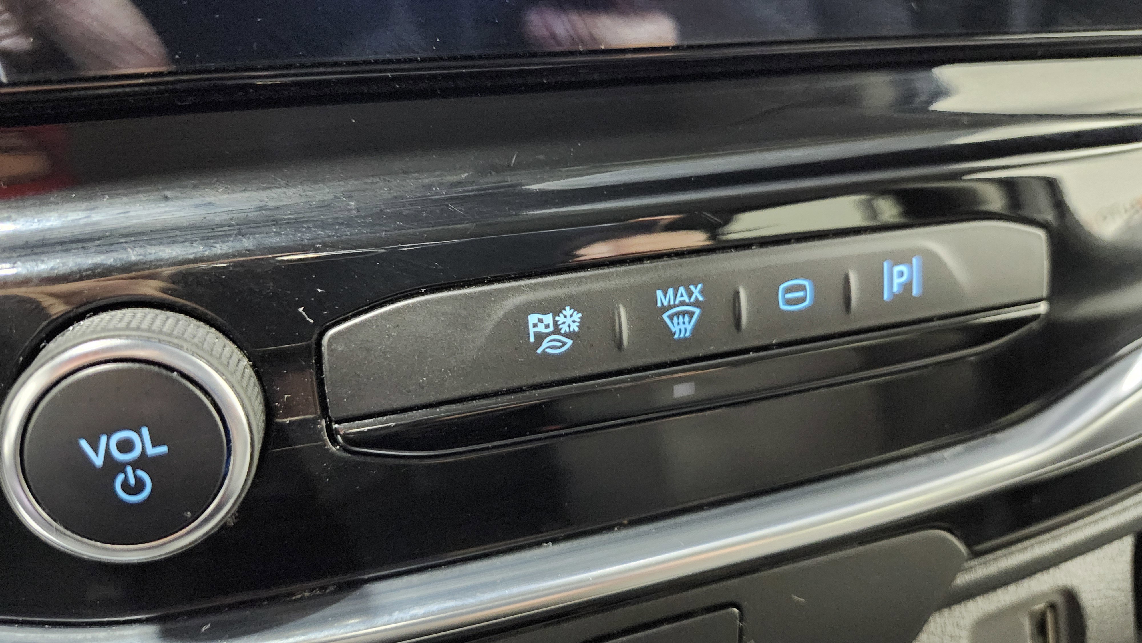 Used 2023 Ford Transit 350 XLT image 8