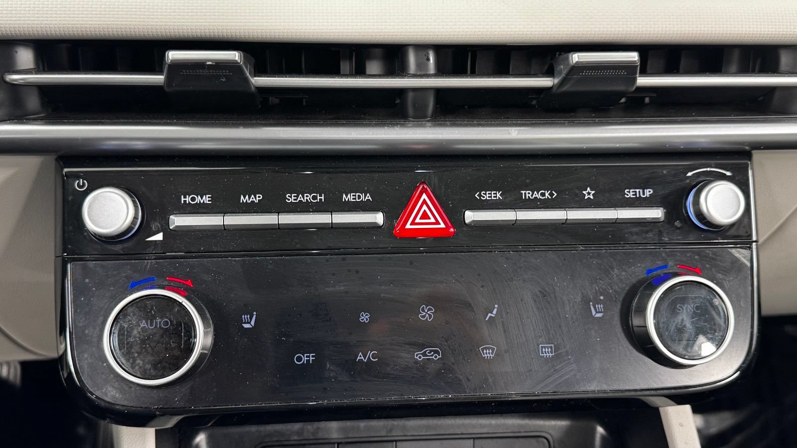 Used 2025 Hyundai Tucson SEL AWD/4WD image 27