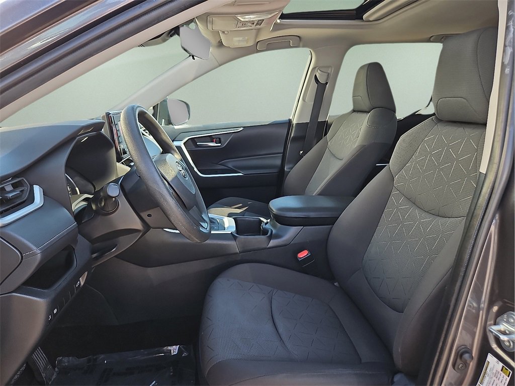 Used 2022 Toyota RAV4 XLE image 13