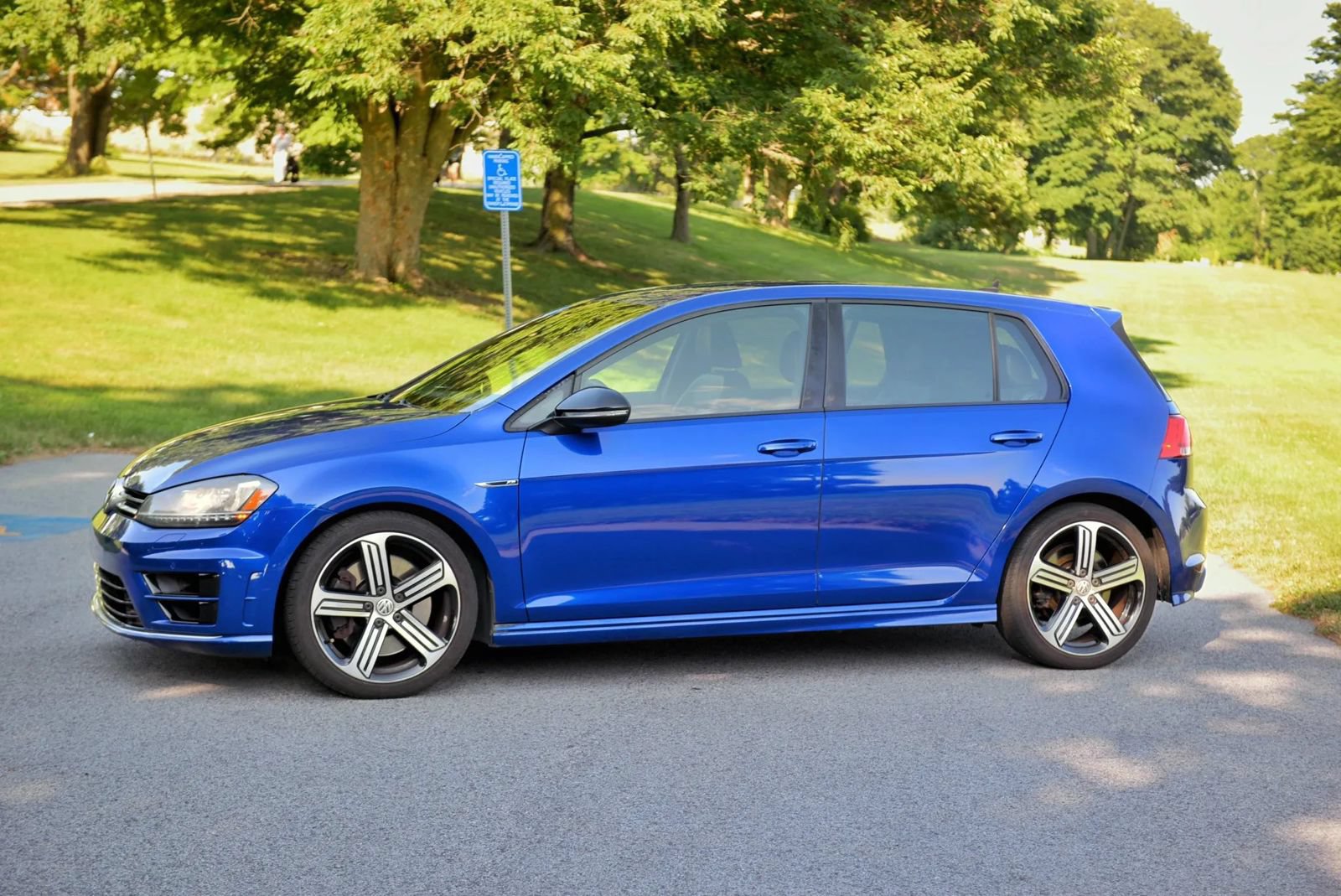 Used 2015 Volkswagen Golf R 4-Door AWD/4WD image 7