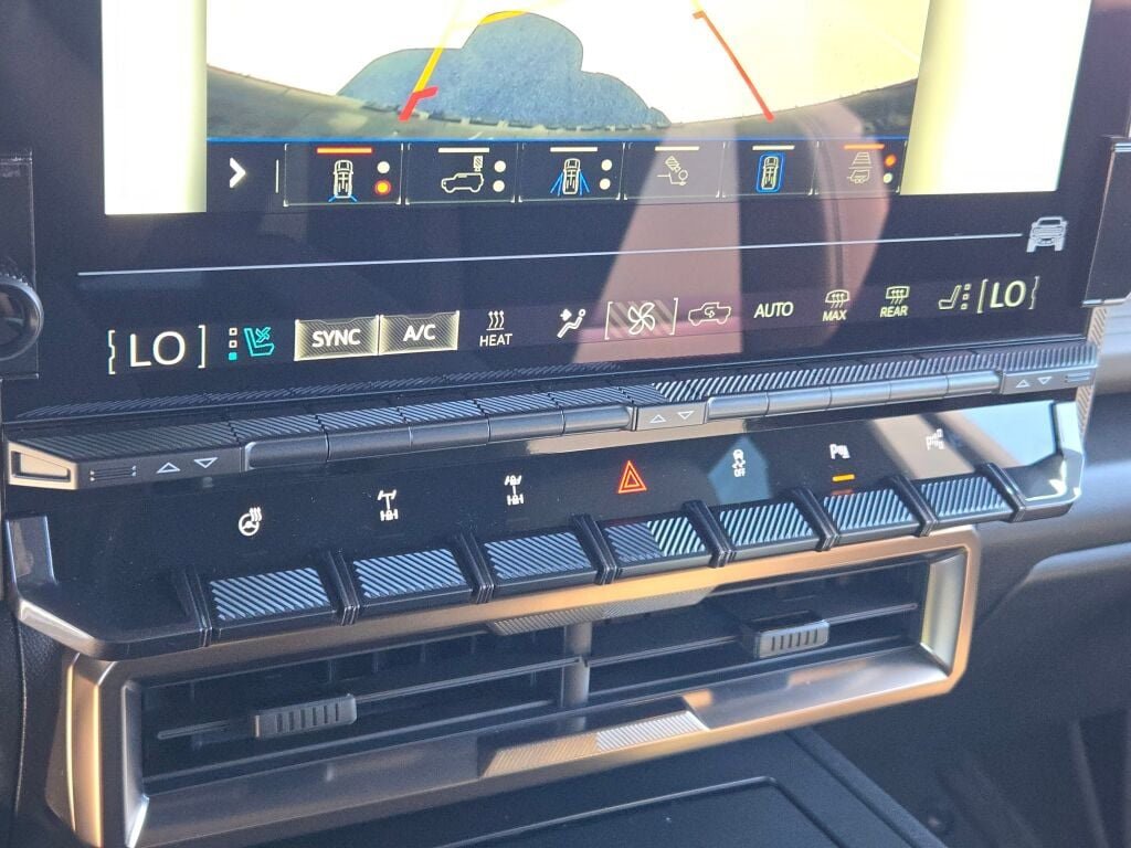 New 2025 GMC Hummer EV 2X w/ Extreme Off-Road Package image 34