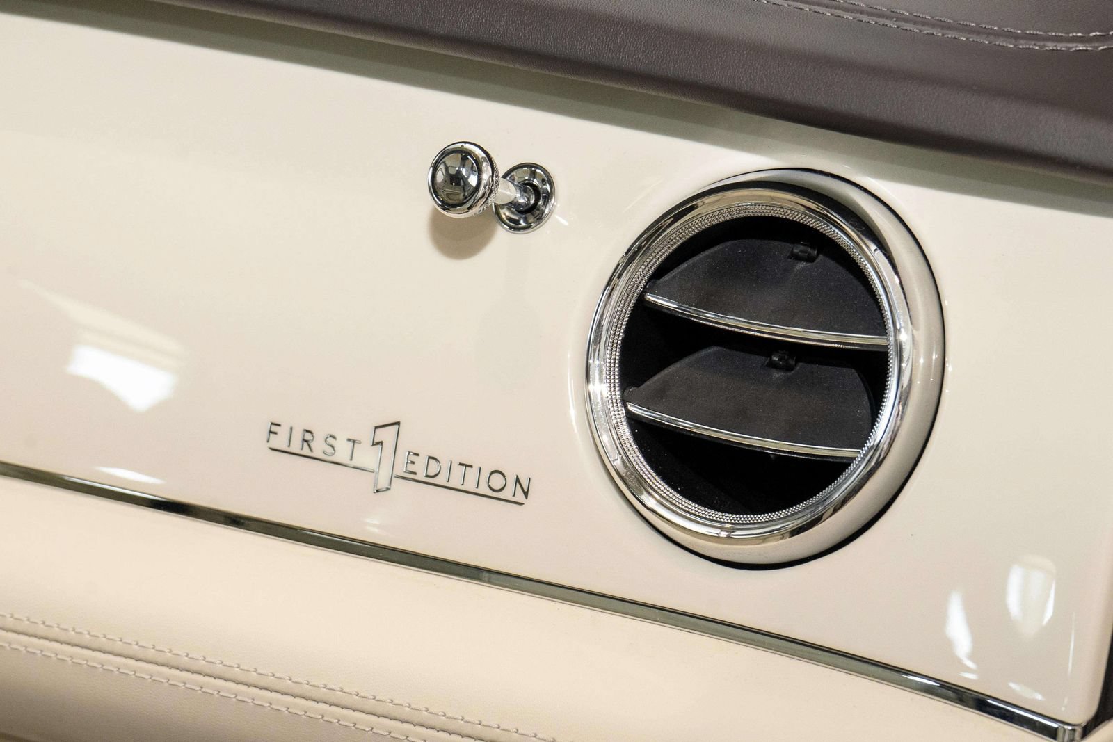 Used 2022 Bentley Bentayga AWD/4WD image 49