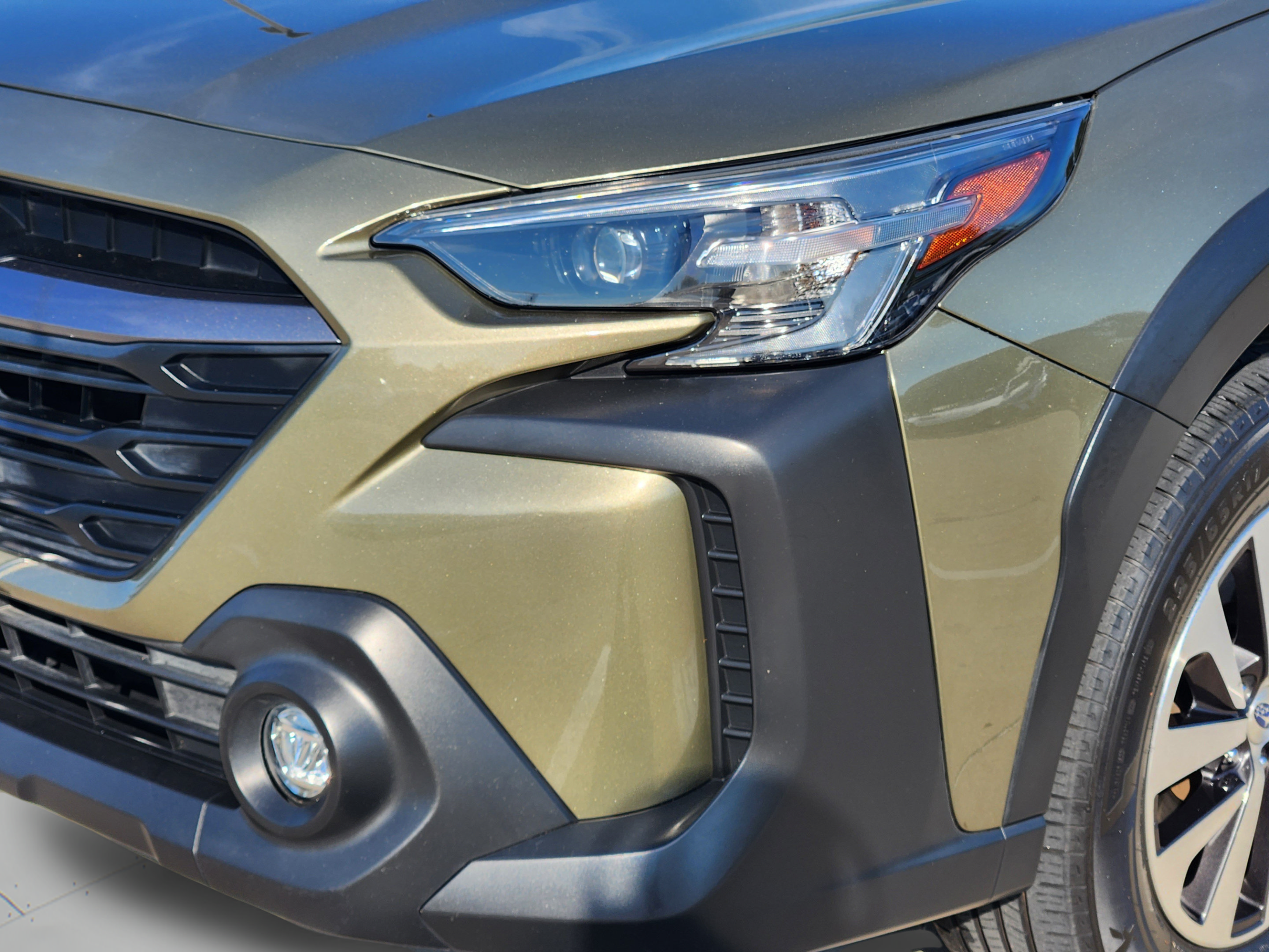 Used 2025 Subaru Outback Premium AWD/4WD image 33