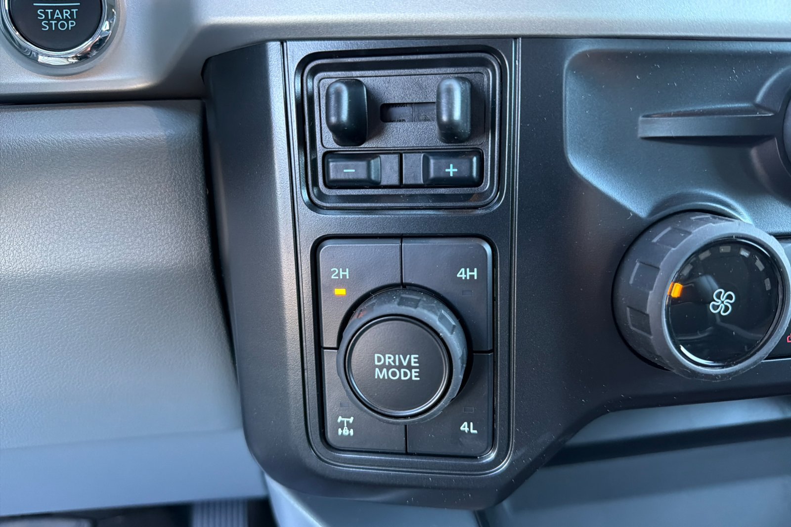 New 2027 Ford F250 XLT w/ XLT Premium Package AWD/4WD image 28
