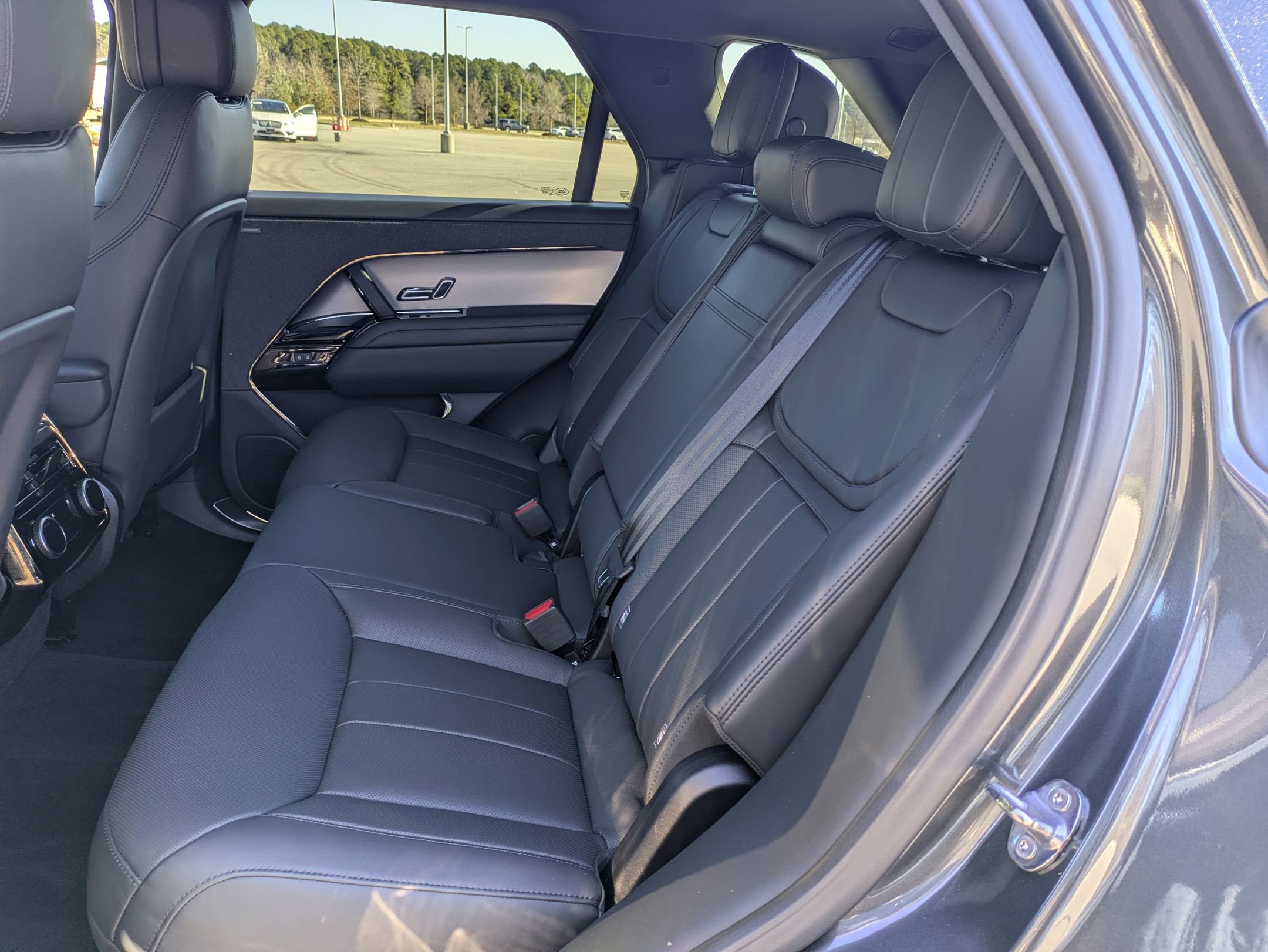 Used 2025 Land Rover Range Rover Sport SE image 26