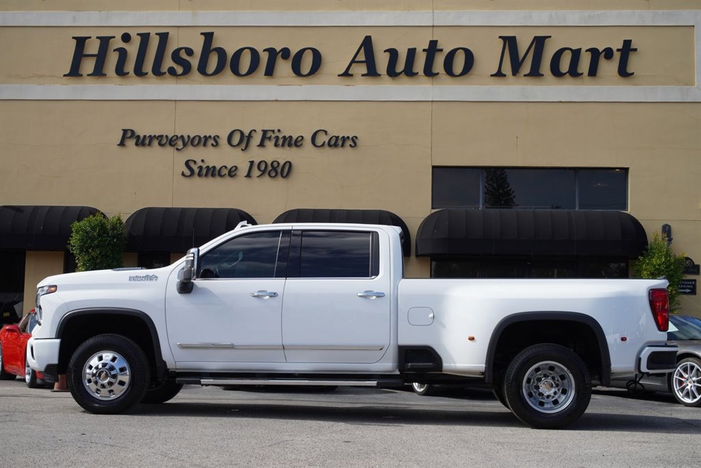 Used 2024 Chevrolet Silverado 3500 High Country w/ Technology Package image 3