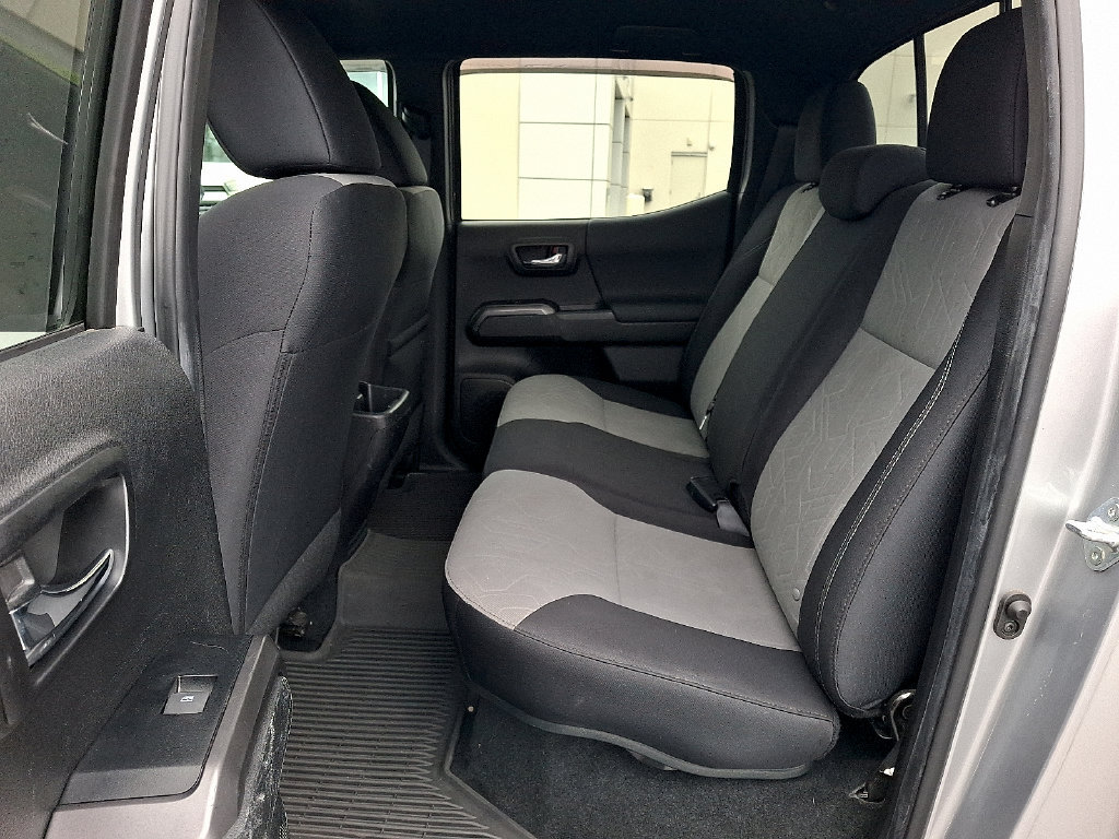 Used 2022 Toyota Tacoma TRD Sport w/ Technology Package AWD/4WD image 12