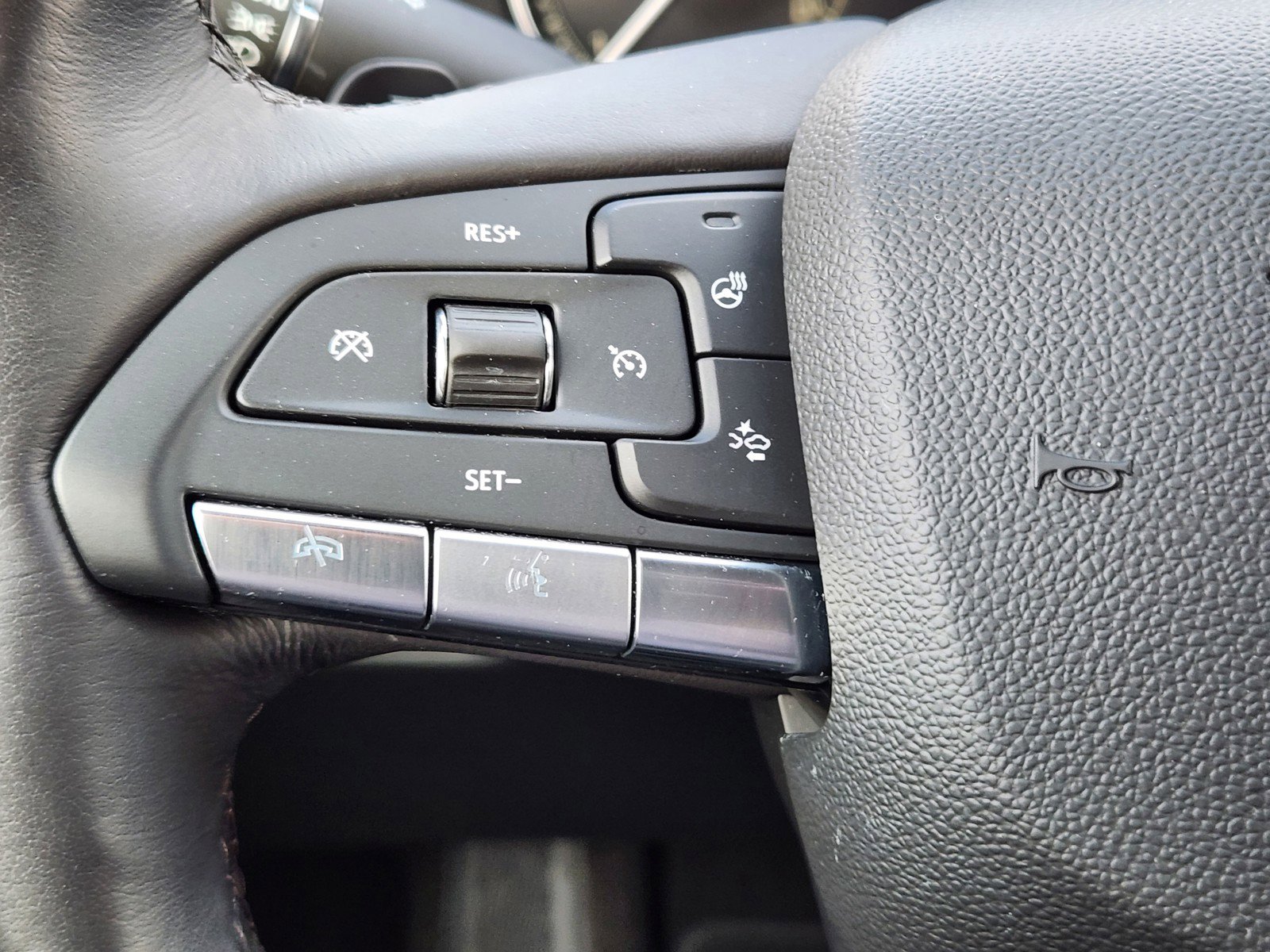 Certified 2023 Cadillac XT4 Premium Luxury w/ Enhanced Visibility Package image 21