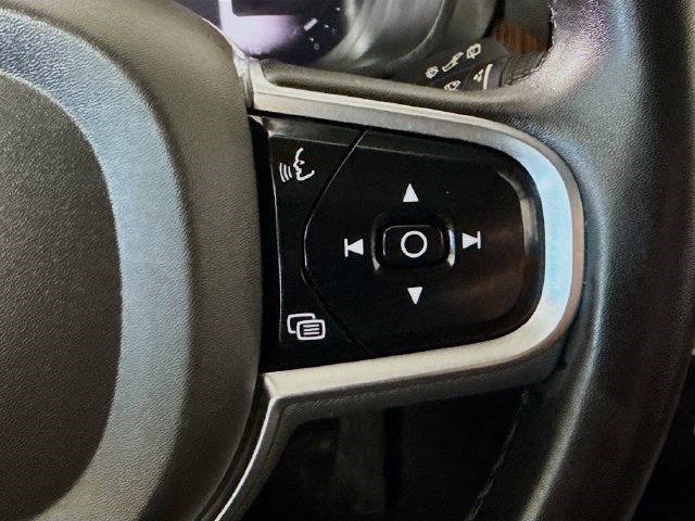 Used 2023 Volvo XC60 B5 Plus FWD image 14