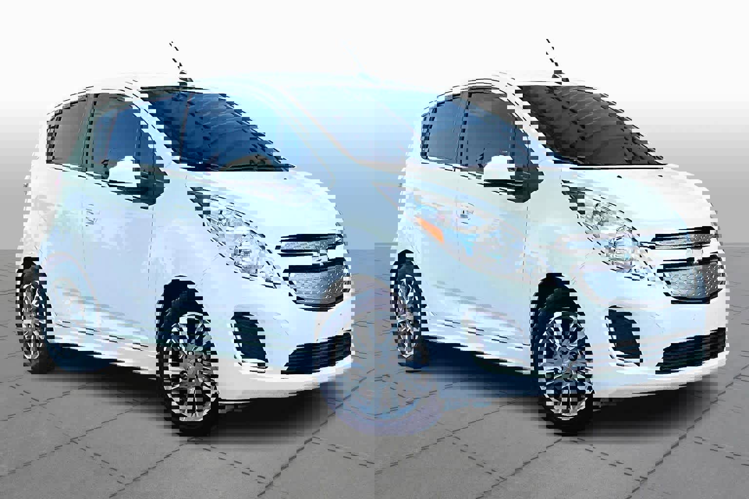 Used 2015 Chevrolet Spark LT image 2