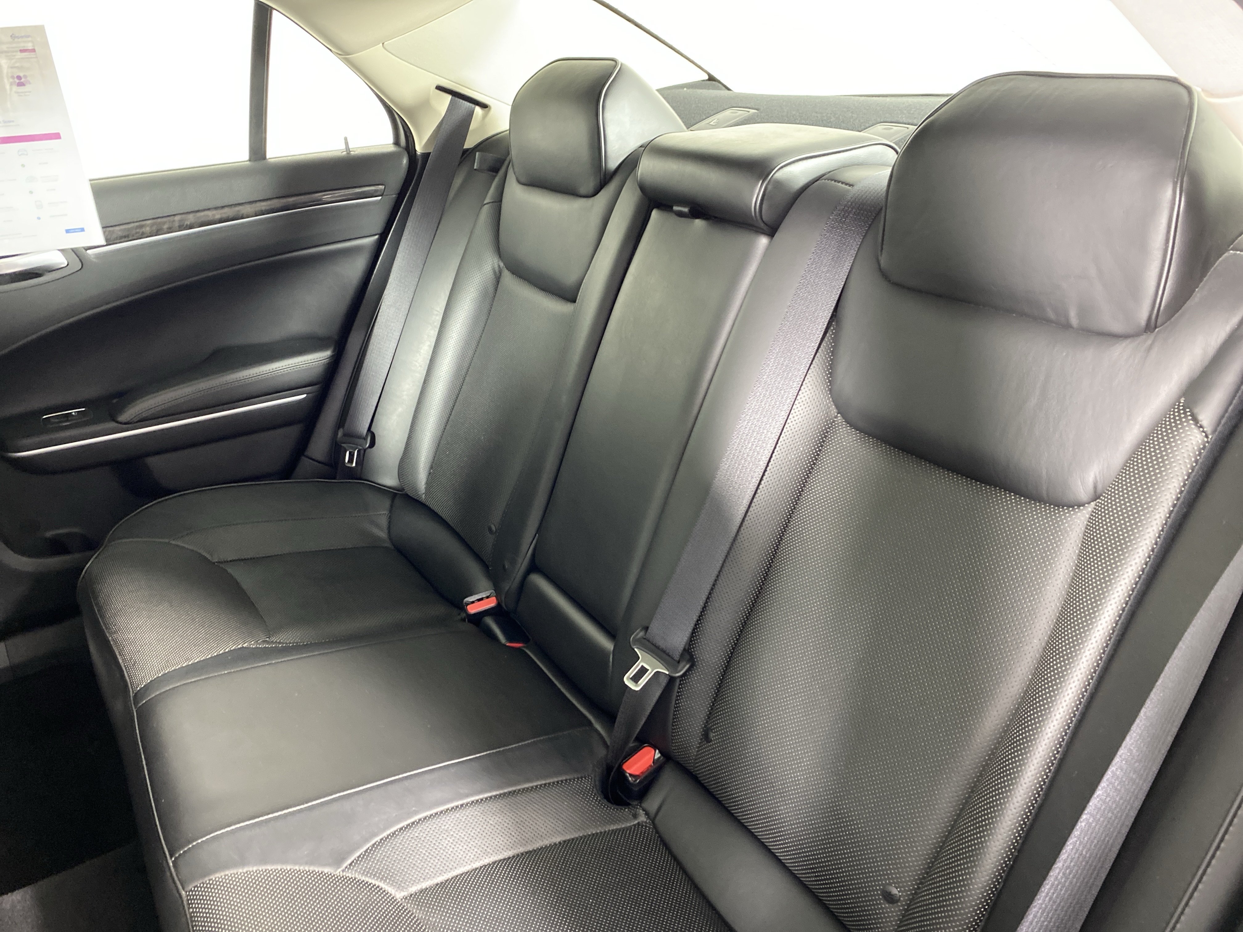 Used 2019 Chrysler 300 Limited RWD image 34