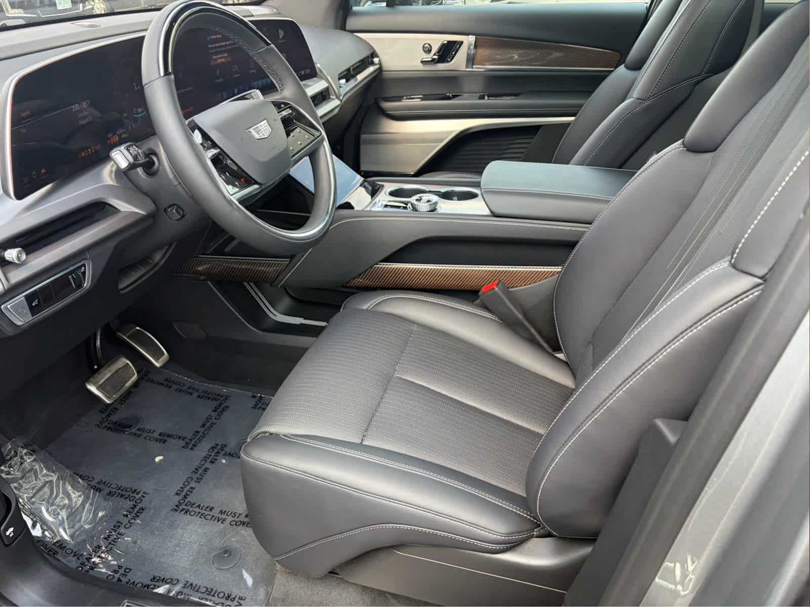 Certified 2026 Cadillac Vistiq Sport w/ LPO, Floor Liner Package AWD/4WD image 8