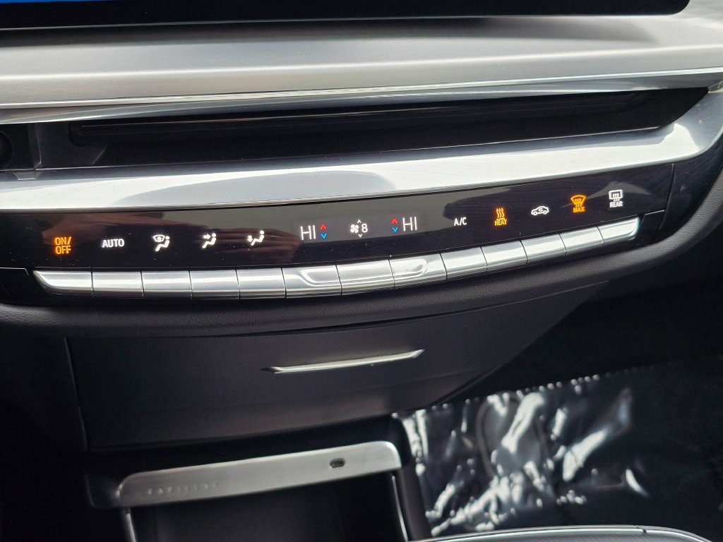 Certified 2024 Cadillac Lyriq Luxury AWD/4WD image 24