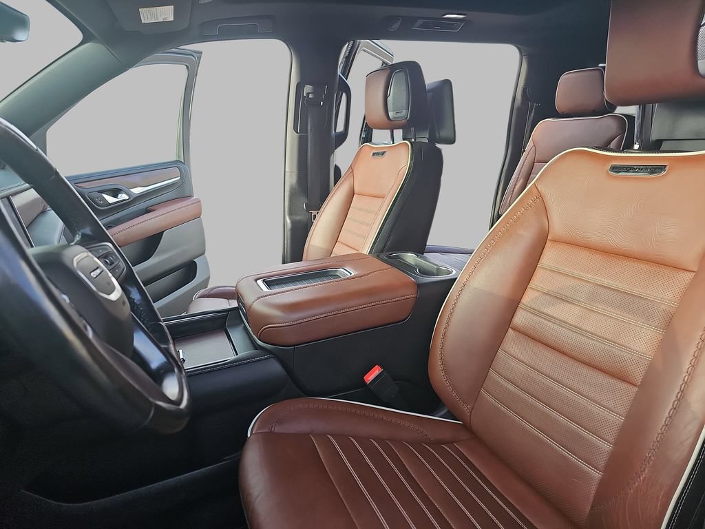 Certified 2023 GMC Yukon XL Denali Ultimate w/ LPO, Floor Liner Package AWD/4WD image 19
