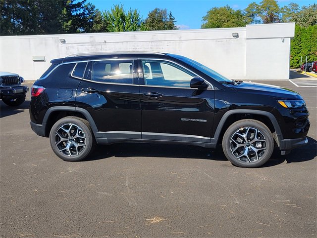 New 2026 Jeep Compass Limited image 5