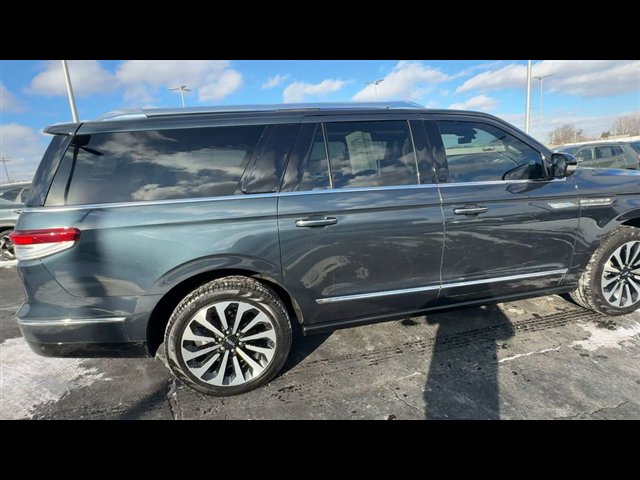 Used 2024 Lincoln Navigator L Reserve image 9