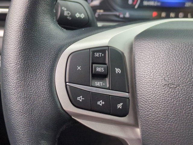 Used 2022 Ford Explorer XLT w/ Equipment Group 202A RWD image 17