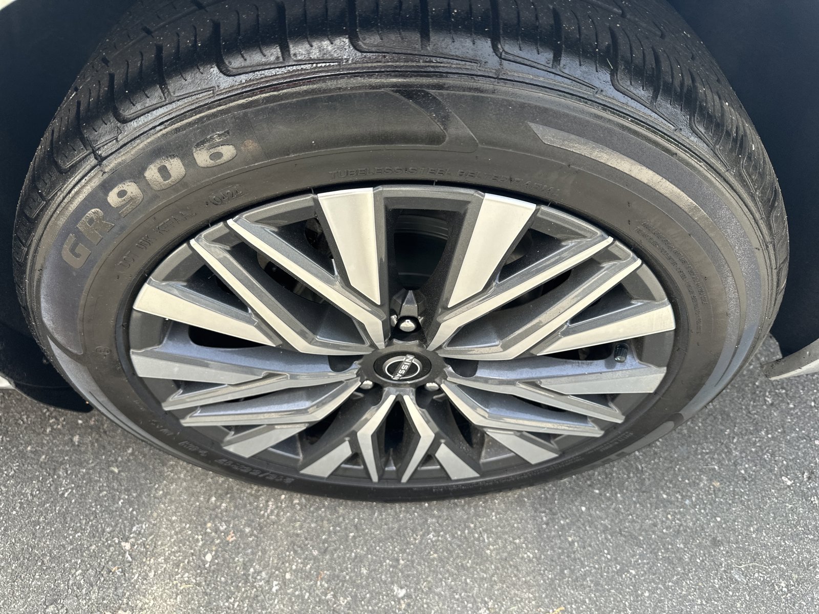 Used 2024 Nissan Altima 2.5 SV FWD image 31
