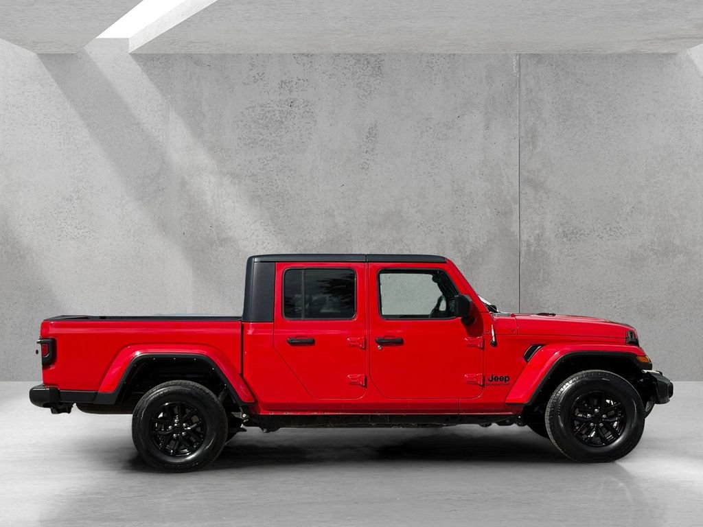 Used 2022 Jeep Gladiator Sport AWD/4WD image 4