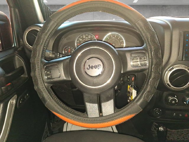 Used 2017 Jeep Wrangler Sahara AWD/4WD image 27