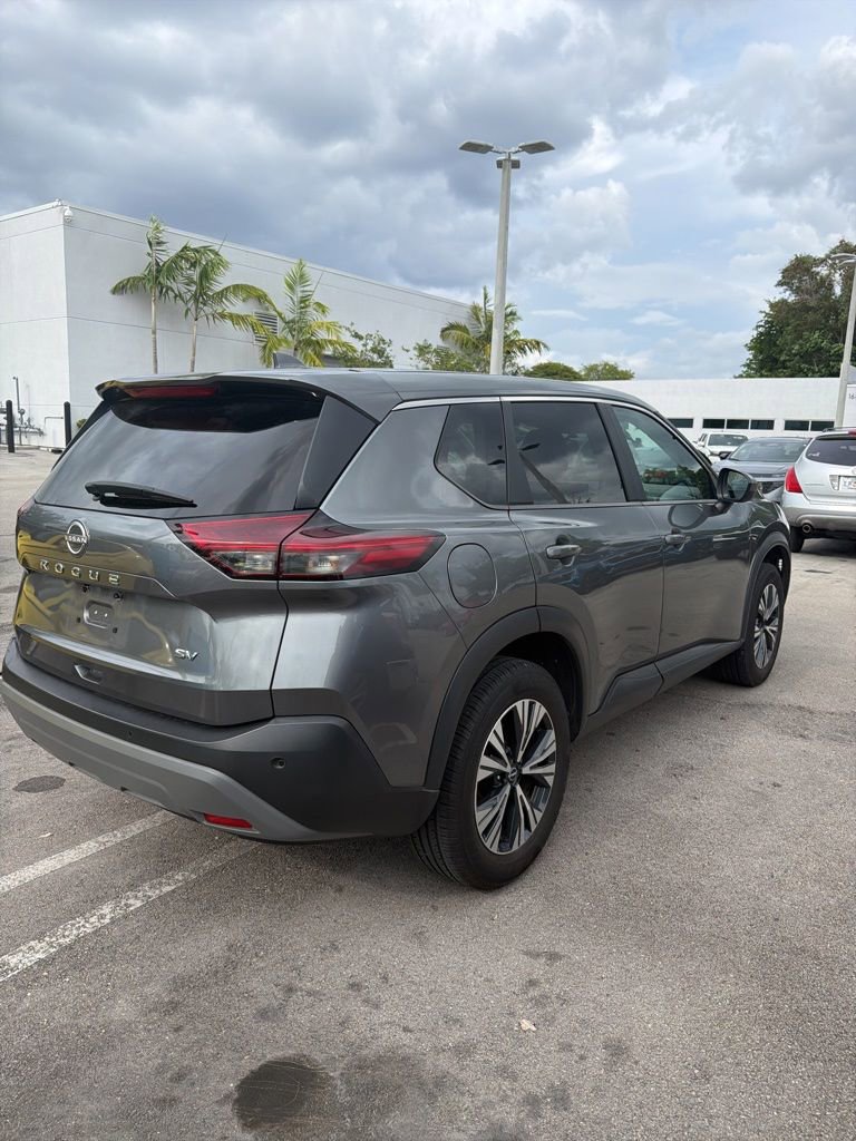 Used 2023 Nissan Rogue SV FWD image 5