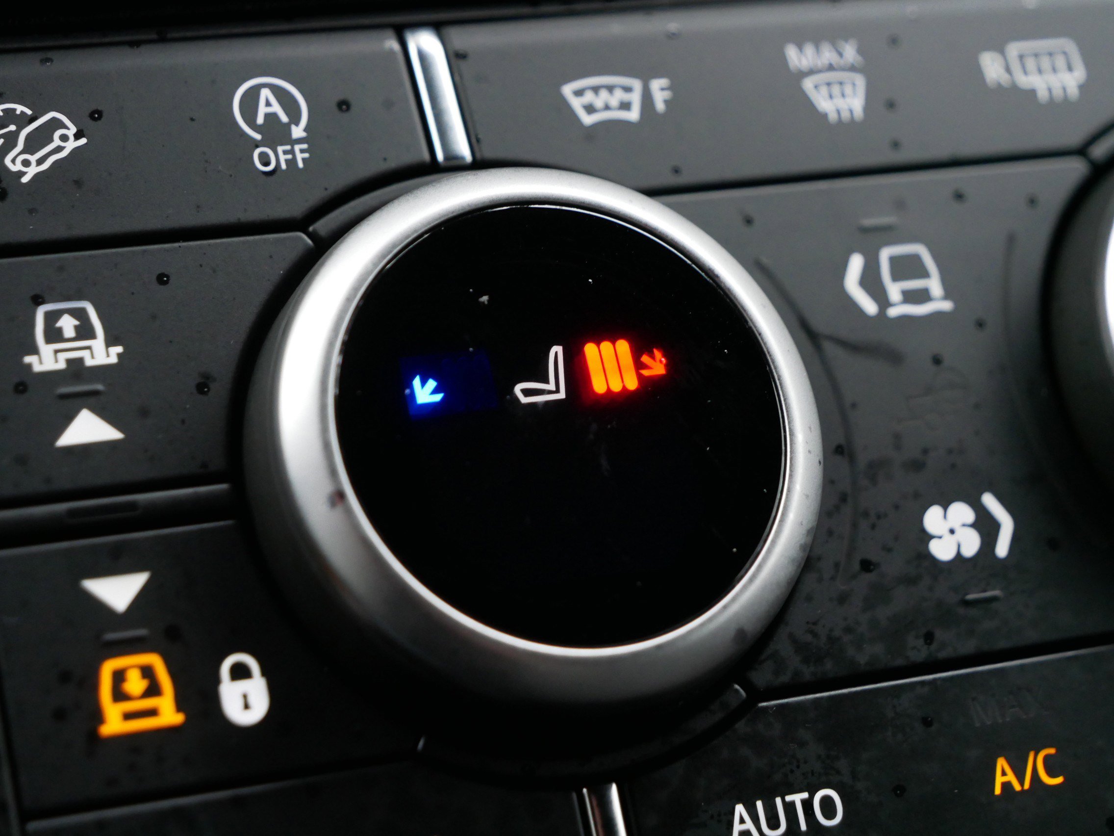 Used 2024 Land Rover Defender 130 X image 28