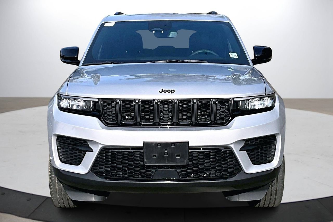 Certified 2023 Jeep Grand Cherokee Altitude image 3