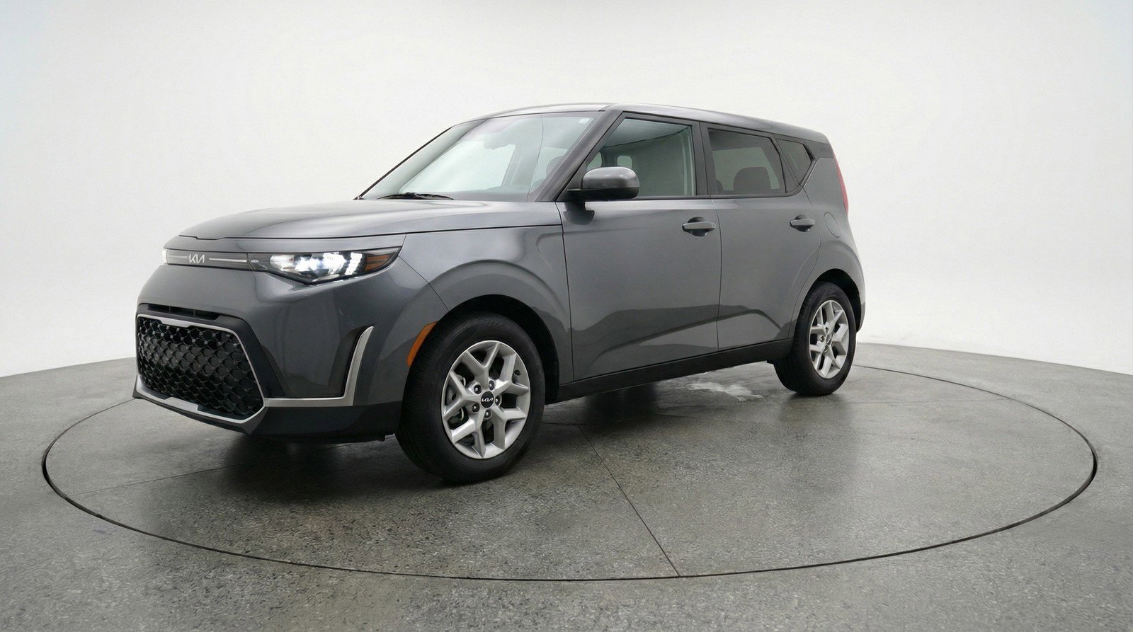 Used 2025 Kia Soul LX w/ LX Technology Package FWD image 3