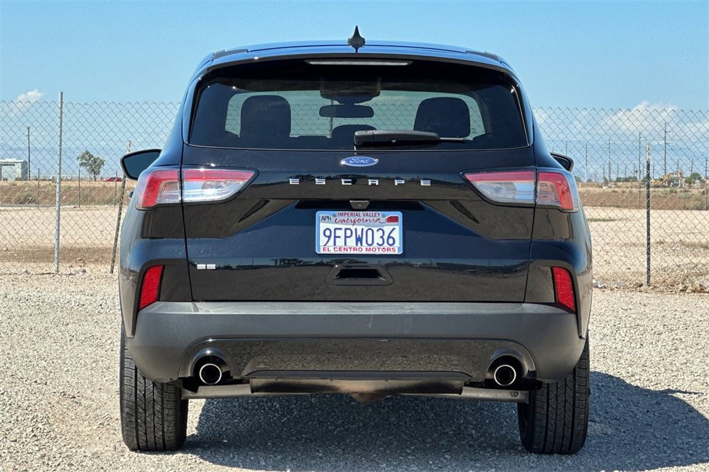 Used 2022 Ford Escape SE w/ SE Sport Appearance Package image 5