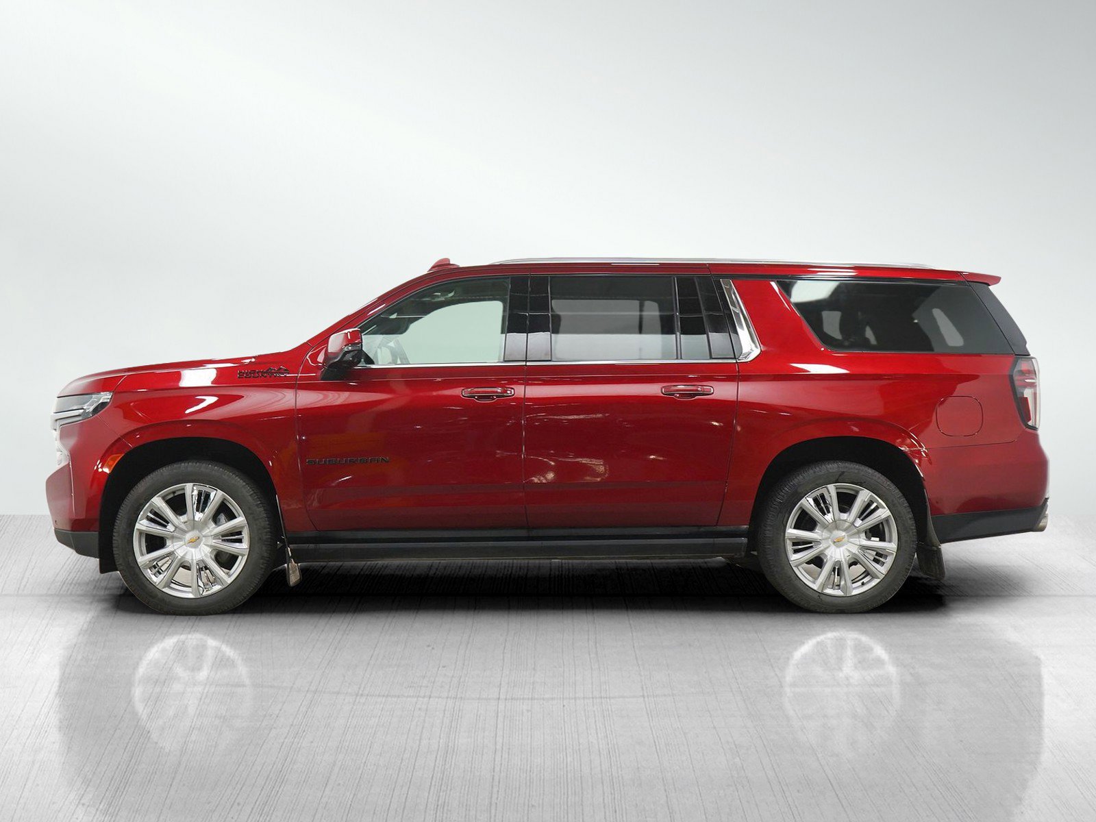 Used 2021 Chevrolet Suburban High Country w/ Premium Package AWD/4WD image 2