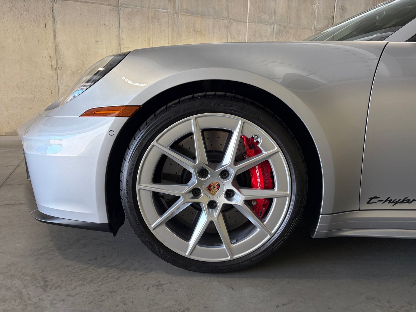 Certified 2026 Porsche 911 Targa 4 GTS AWD/4WD image 18