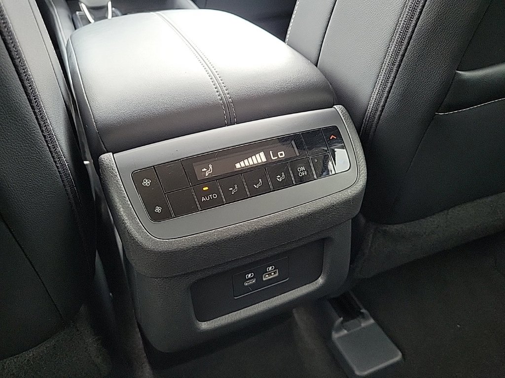 Certified 2024 Nissan Pathfinder SL w/ Black Appearance Package AWD/4WD image 34