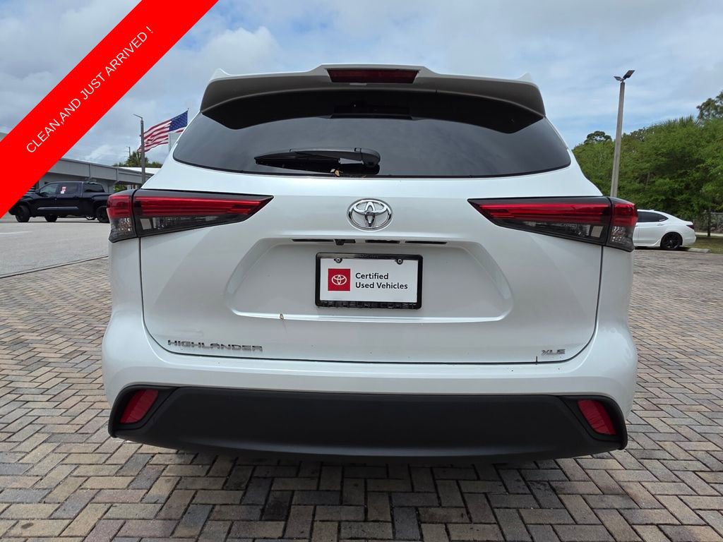 Used 2023 Toyota Highlander XLE image 10