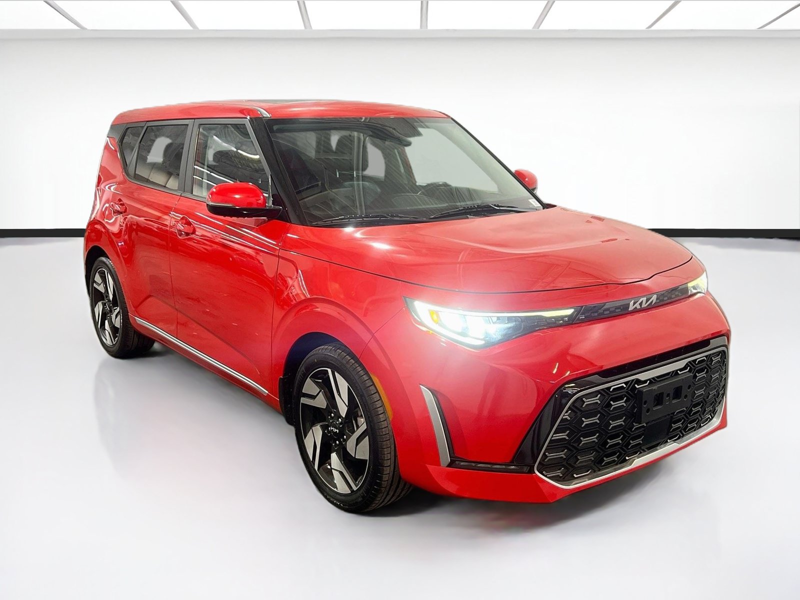 Used 2023 Kia Soul GT-Line w/ GT-Line Technology Package FWD image 3