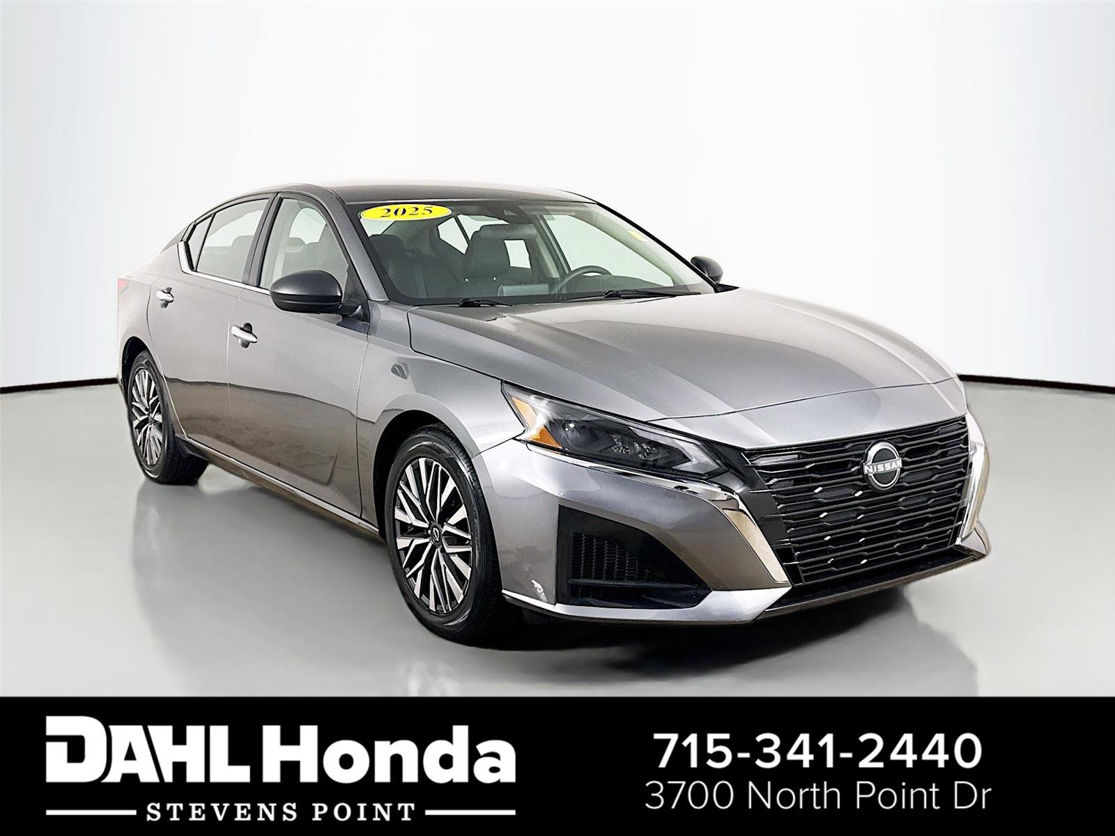 Used 2025 Nissan Altima 2.5 SV FWD image 1