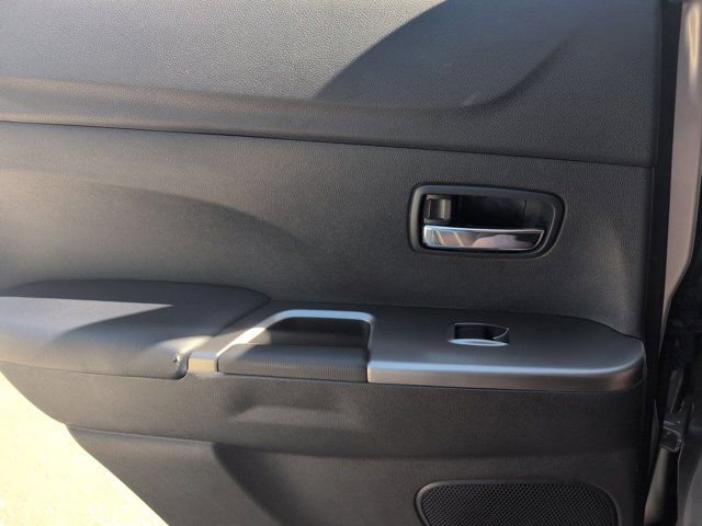 Used 2025 Mitsubishi Outlander Sport SE AWD/4WD image 26