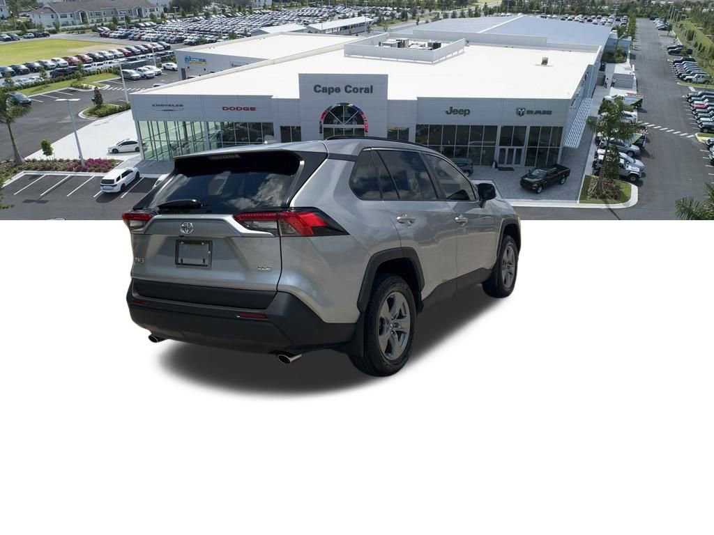 Used 2025 Toyota RAV4 XLE FWD image 17