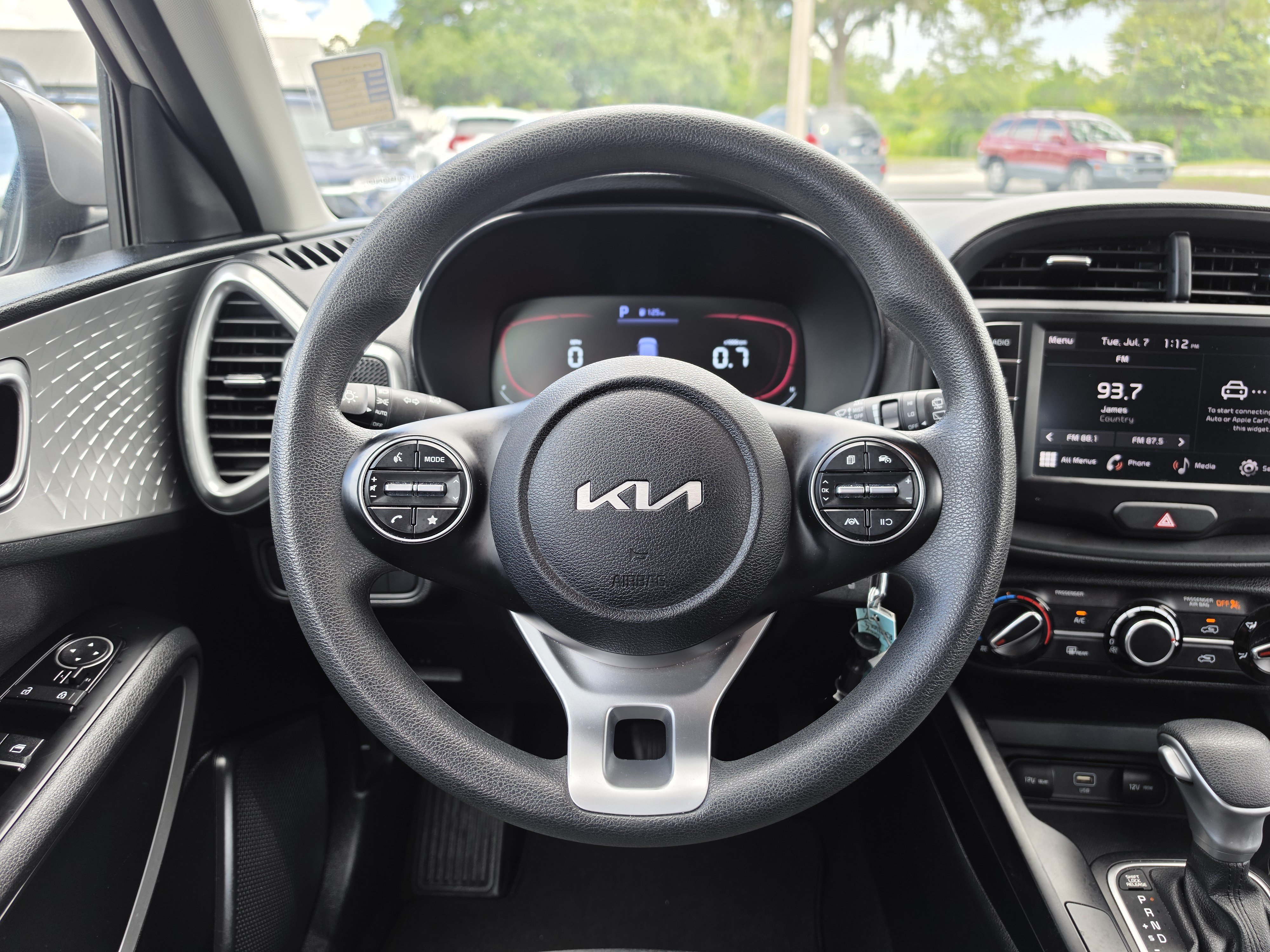 Used 2024 Kia Soul LX w/ Option Group 015 FWD image 18