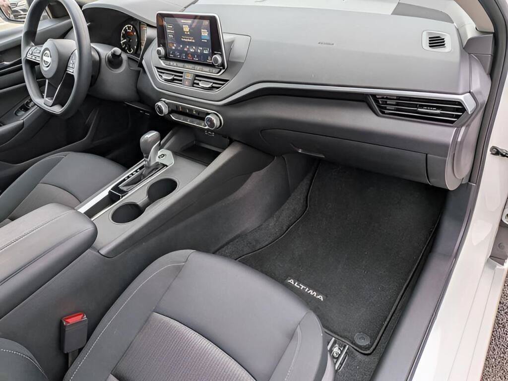 Certified 2025 Nissan Altima 2.5 S FWD image 26